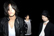 ライブのチケットはローソンチケットにて発売中。また、下北沢GARAGEでは電話およびメールによるチケットの予約を受け付けている。