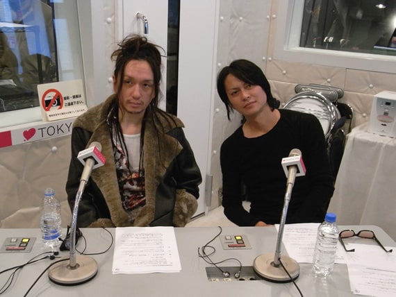 BUCK-TICKのメンバーはデビュー前、群馬の“たまり場”今井邸に集まっては、同郷の星・BOØWYや、スターリン、一風堂などのトガった音楽を聴いていたという。