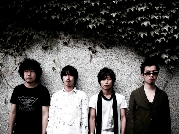 椿屋四重奏は3月26日にSHIBUYA-AXで開催されるライブイベント「LIVE SUPERNOVA AXDX」に出演。flumpool、UNISON SQUARE GARDENと対バンする。