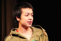 峯田和伸はこの数時間後、同じステージの上で大暴れする。