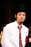 水木しげるを演じる宮藤官九郎（写真は映画「少年メリケンサック」記者会見時の様子）。