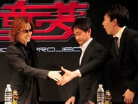 壇上は終始なごやかな雰囲気。