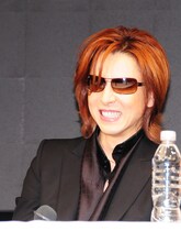 「ギリギリのところで戦っている感じが僕と似ている」と、モータースポーツへの思いを語ったYOSHIKI。