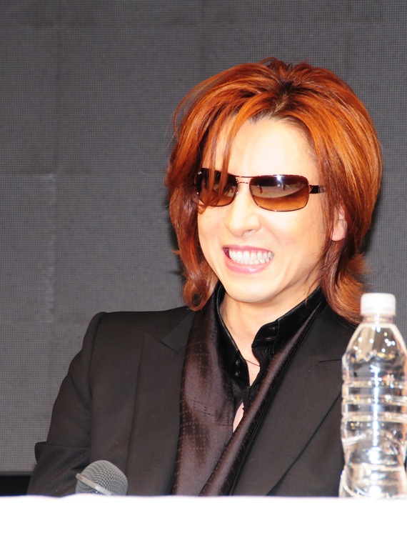 「ギリギリのところで戦っている感じが僕と似ている」と、モータースポーツへの思いを語ったYOSHIKI。