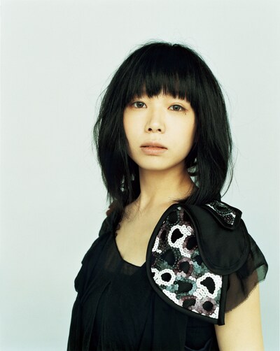 髪の毛を黒くしてプチイメチェンを図ったSalyu。明日の生放送では小倉智昭をはじめとした出演者全員を、美しい歌声で魅了してくれそうだ。