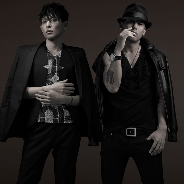 前回の登板ではベースボールドッグ・ミッキー君との競演で球場を沸かせた堂珍（写真左）。今回もカープファンを唸らせるピッチングを期待したい。