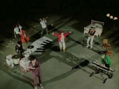 3月からは全国ツアー「EGO-WRAPPIN' AND THE GOSSIP OF JAXX live tour "Station"」がスタート。チケットは本日2月14日より順次発売開始（写真は「だるい」ビデオクリップのワンシーン）