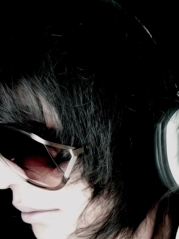 ナタリーPower Pushのコーナーでは、GOATBEDのインタビューを公開中。「V/A」に込めた思いや今後の活動についてたっぷりと語っている。