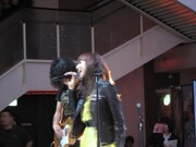 MiChi、お台場でバレンタインを祝うフリーライブ敢行