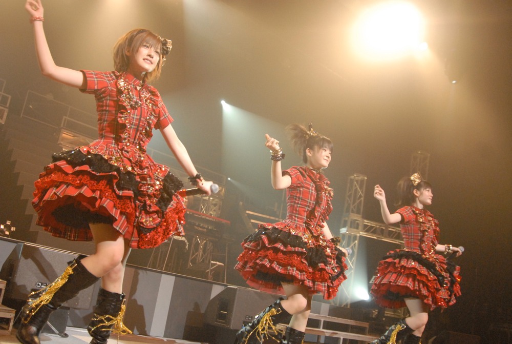「しゅごキャラ!!どきっ」エンディング曲を担当しているBuono!（写真は2月15日のワンマンライブの様子）。