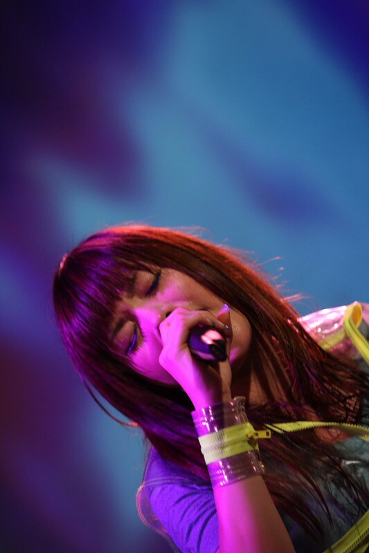 加工されたロボットボイスが特徴的なAiraだが、ライブでの生歌も魅力的（撮影：野原誠治［livedoor］）。