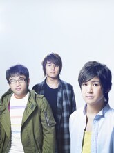 4thアルバム「風のクロマ」を携えて全国ツアー真っ最中のレミオロメン。ツアーは4月29日の福岡公演まで続く。