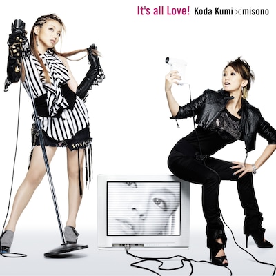 「It's all Love!」CD+DVD仕様ジャケット写真。姉妹がクールなファッションでキメたコラボショット。