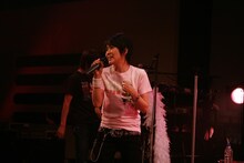 LINDBERGは1989年4月にメジャーデビュー。代表曲「今すぐKiss Me」はフジテレビ系ドラマ「世界で一番君が好き！」の主題歌として大ヒットを記録した。