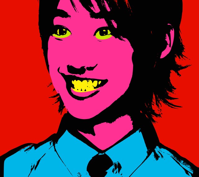 サイケデリックな色使いが印象的な「ME! ME! ME!」ジャケット写真。