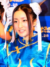 AKB48チームKの4th公演「最終ベルが鳴る」は明日4月4日が千秋楽。残念ながら成瀬理沙が体調不良のため、休演することが発表されている（写真は2月25日に行われた映画「ストリートファイター ザ・レジェンド・オブ・チュンリー」公開記念イベントより）。