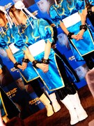 衣装や髪型、リストバンドなど、チュンリーを忠実に再現（写真は梅田彩佳）。