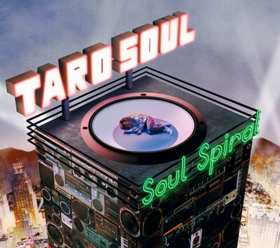 ジャケットは巨大なスピーカーの上で横たわるTARO SOUL。とても大きな音がしそうだ。