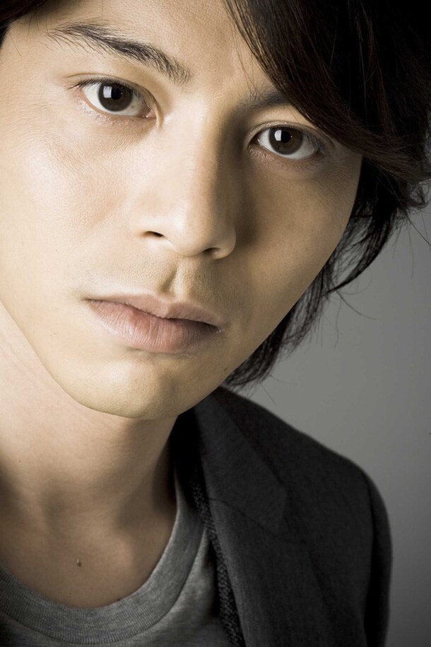 ハンサムとしか言いようのない端正なルックスと、確かな演技で人気を集める吉沢悠。