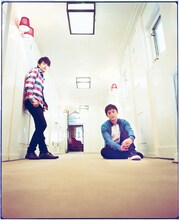 5月13日にはキマグレンとのコラボユニット「ゆずグレン」としてニューシングル「two友」をリリース。