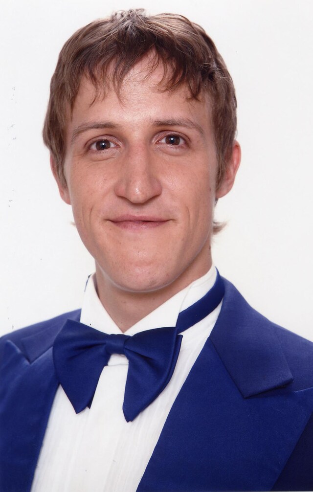 ちなみにチャドがビデオの中で踊る際に音楽プレイヤーで聴いていたのは、100s「そりゃそうだ」ではなくa-ha「Take On Me」とのこと。