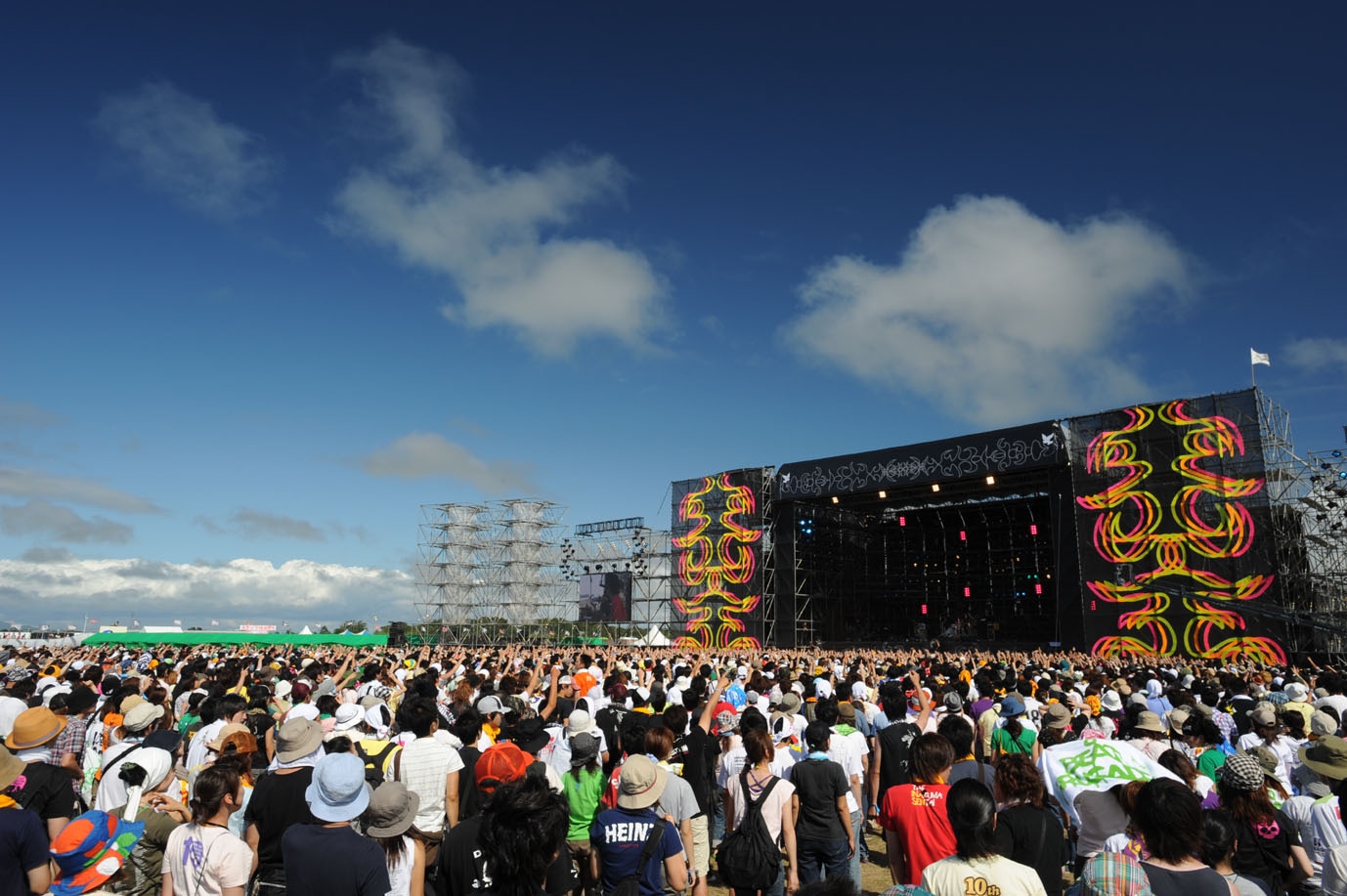 開催まであと82日となった「RISING SUN ROCK FESTIVAL 2009 in EZO」。5月26日からはFORESTテントサイト付入場券の先行抽選予約受付がスタートする（Photo by：原田直樹）。