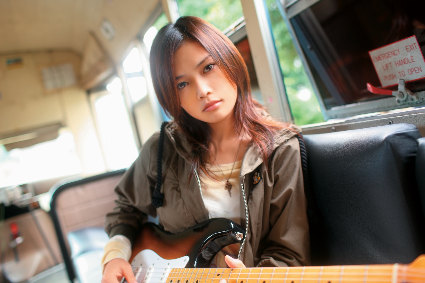 YUIは現在ライブ活動やリリースなどを休止し、楽曲制作に専念。今回のシングルは彼女の楽曲をひさびさに聴ける機会となる。