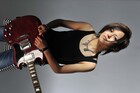あの“女子サッカー選手シンガー”がエルレ名曲カバー