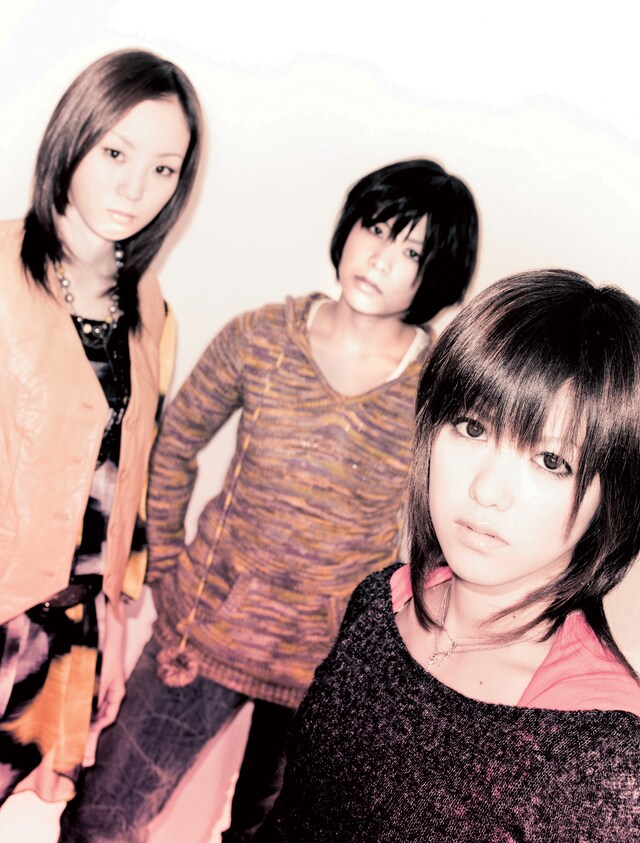 ステレポニーは現在ニューシングル「I do it」がヒット中。5月16日にはZepp Tokyoで行われるイベント「BENT BEAT SPECIAL'09」にも出演する。