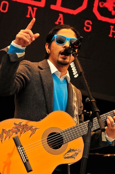 合計6000人が参加した熱狂のフリーライブ。寒さや雨にも負けない盛り上がりとなった。