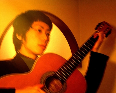 オフィシャルMySpaceでは、オリジナル曲の音源も公開されている。