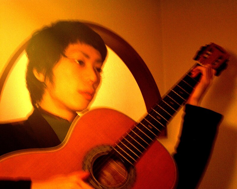 オフィシャルMySpaceでは、オリジナル曲の音源も公開されている。