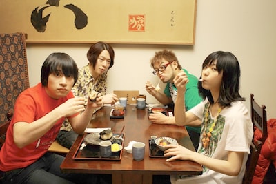 全国ツアーの最終ゲストバンドも決定。4月14日の奈良公演、25日の滋賀公演にMASS OF THE FERMENTING DREGSが登場する。