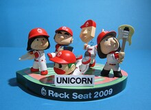 ついにユニコーンの5人がフィギュアとなって登場。再結成の年にふさわしい豪華コラボが実現した（写真は開発中のもの）。