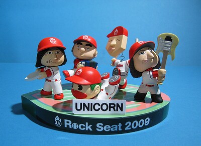 ついにユニコーンの5人がフィギュアとなって登場。再結成の年にふさわしい豪華コラボが実現した（写真は開発中のもの）。