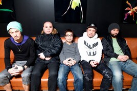 BACK DROP BOMBの15年間を磯部正文と振り返る