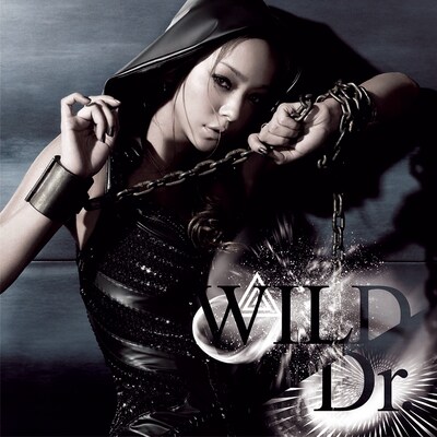 写真は3月18日にリリースされたニューシングル「WILD / Dr.」CD+DVD盤ジャケット。