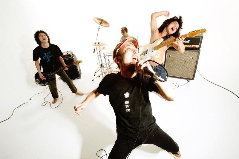 ガガガSPは昨日3月24日、地元神戸にてワンマンライブを開催し、新曲を多数披露した。