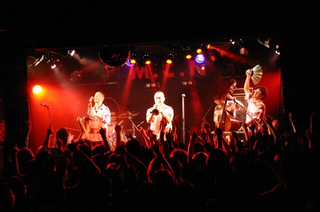 全国ツアーは5月まで、24公演にわたり開催。