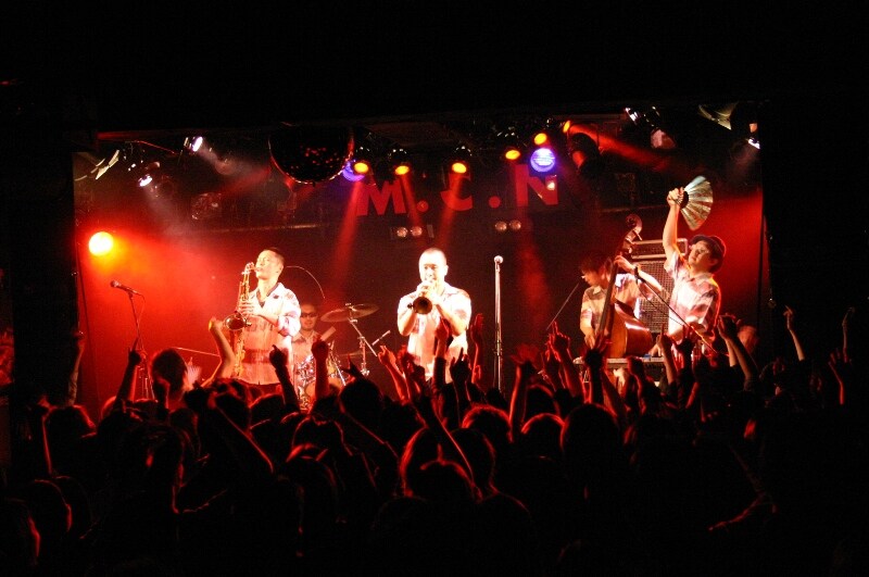 全国ツアーは5月まで、24公演にわたり開催。