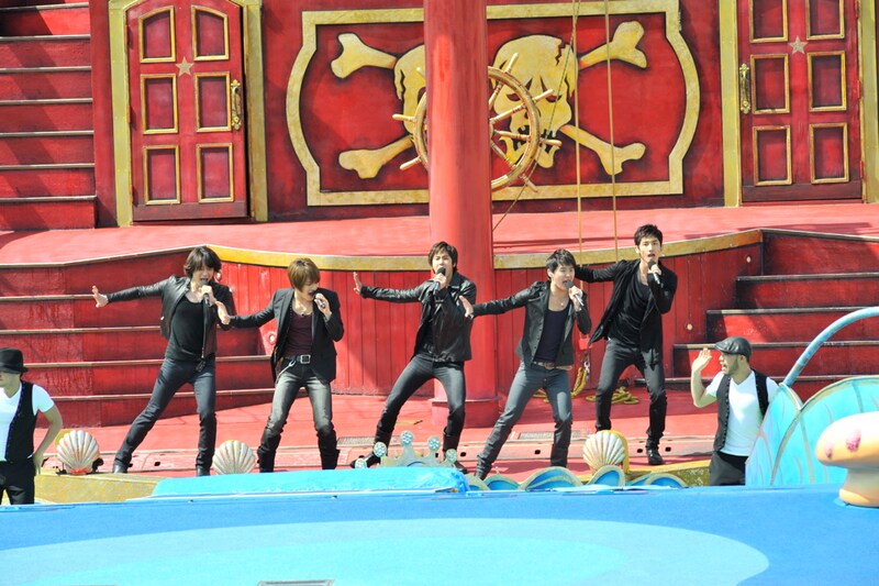 この日は2回の公演に計2万人のファンが集合。イベント終盤、ジェジュンは「本当は1日中ここでライブをしたいくらい。終わったら僕らもユニバーサル・スタジオ・ジャパンで遊んで帰りたい（笑）」と語った。