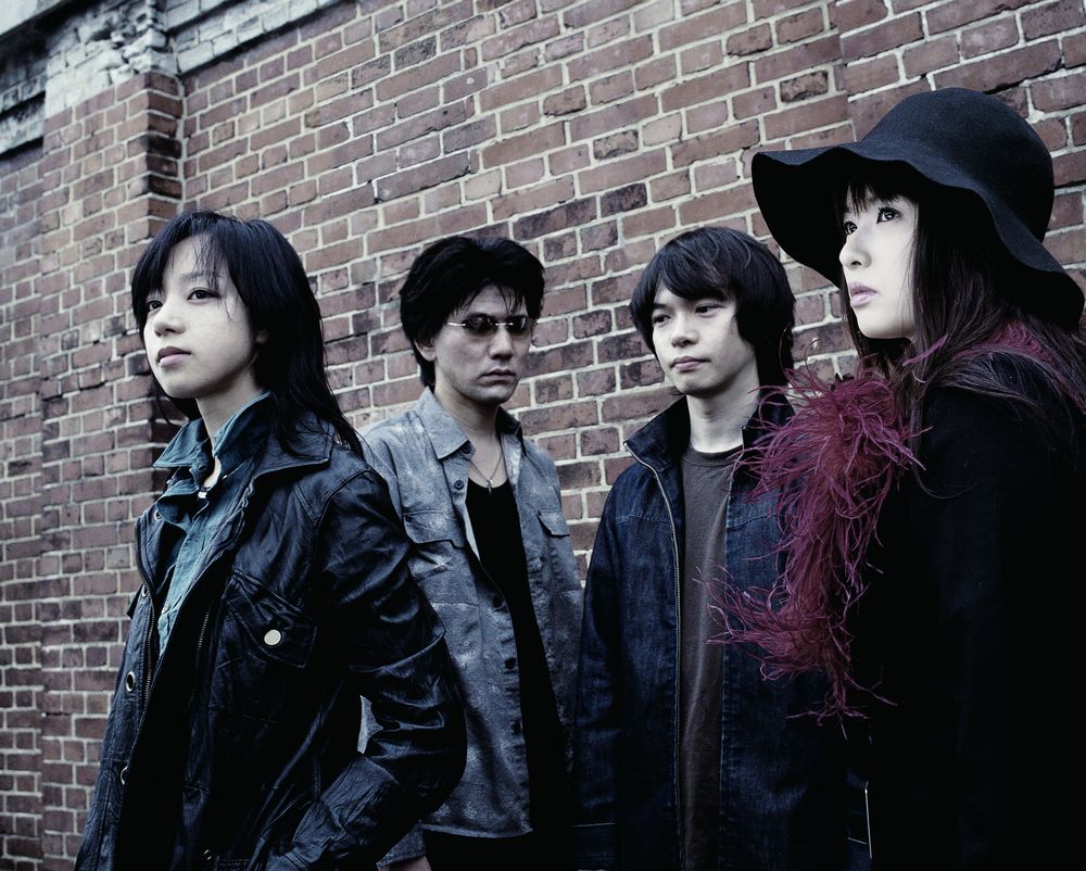 10月からはライブツアー「GARNET CROW livescope 2009 ～夜明けのSoul～」の開催が決定している。