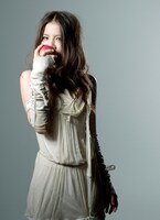 iTunes Storeでは「貴方の恋人になりたいのです」アコースティックバージョンを配信中。