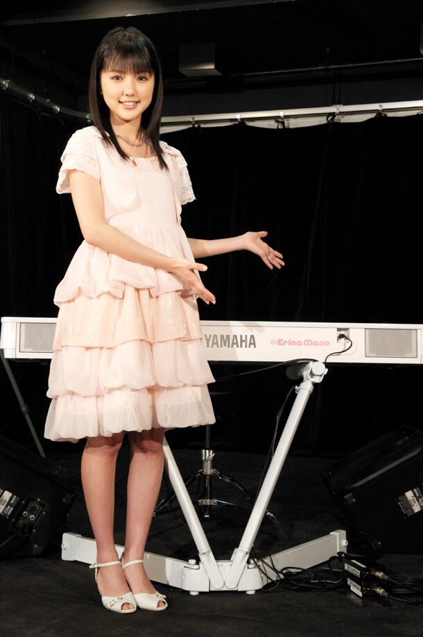 幼稚園から中学3年まで習っていたというピアノの腕前については、「まだまだ知らないことがたくさんあって今は勉強中なので、これからもっと上手くなりたいです」と抱負を語った。