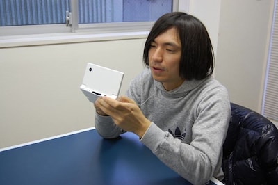 ふかわはCOSMETICSの今後について、「小さなことを大事にしながら、ファンの皆さんに彼女たちの愛を届けていきたい。そして、4月には…」と前向きかつ意味深なコメントを寄せている。