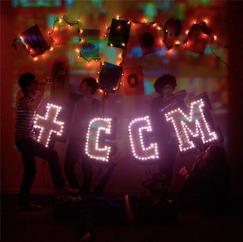 「our cooking hours!!!!!」では盟友the courtが「僕らの住む町」のカバーを披露。対するシェフはSMAP「青いイナズマ」のカバーでフロアを沸かせた。