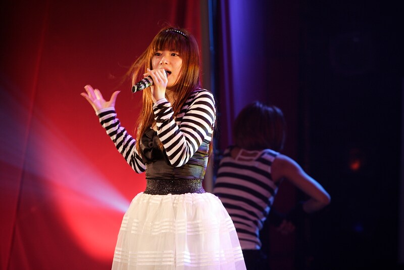 絶好調のAira Mitsuki、次のキーワードは「エレクトロ・バービードール」。またしてもテクノポップ界に新たな風を巻き起こしてくれそうだ（写真は3月19日にLIQUIDROOM ebisuで行われた無料招待制ライブ「mixi×Aira Mitsuki スペシャルLiVE」の模様）。