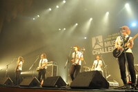 ライブで披露された「What a Wonderful World」の着うたは各サイトにて好評配信中。