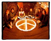 2005年に再結成を果たしたTHE BLACK CROWES。昨年にはひさびさのニューアルバム「WARPAINT」をリリースしている。