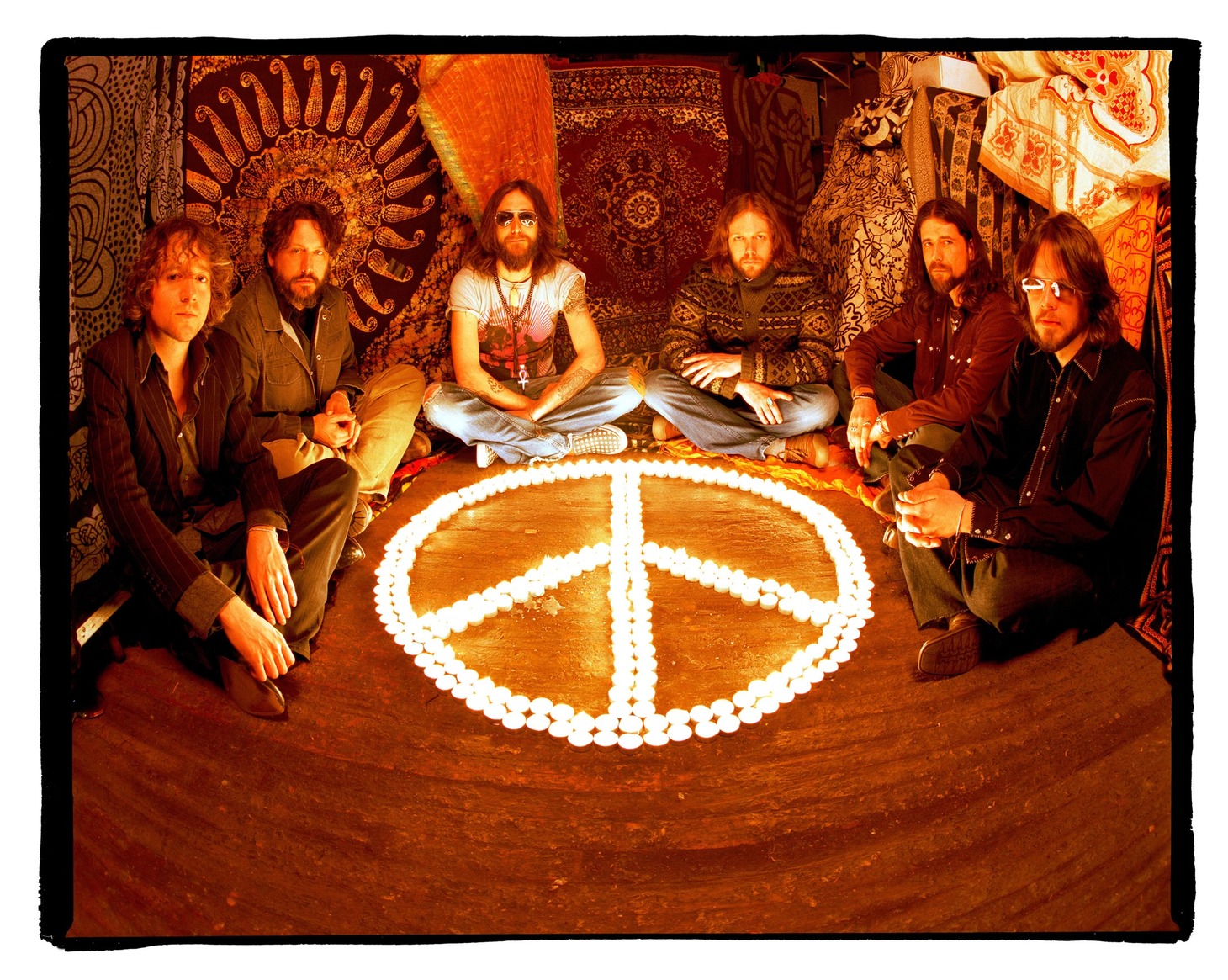 2005年に再結成を果たしたTHE BLACK CROWES。昨年にはひさびさのニューアルバム「WARPAINT」をリリースしている。